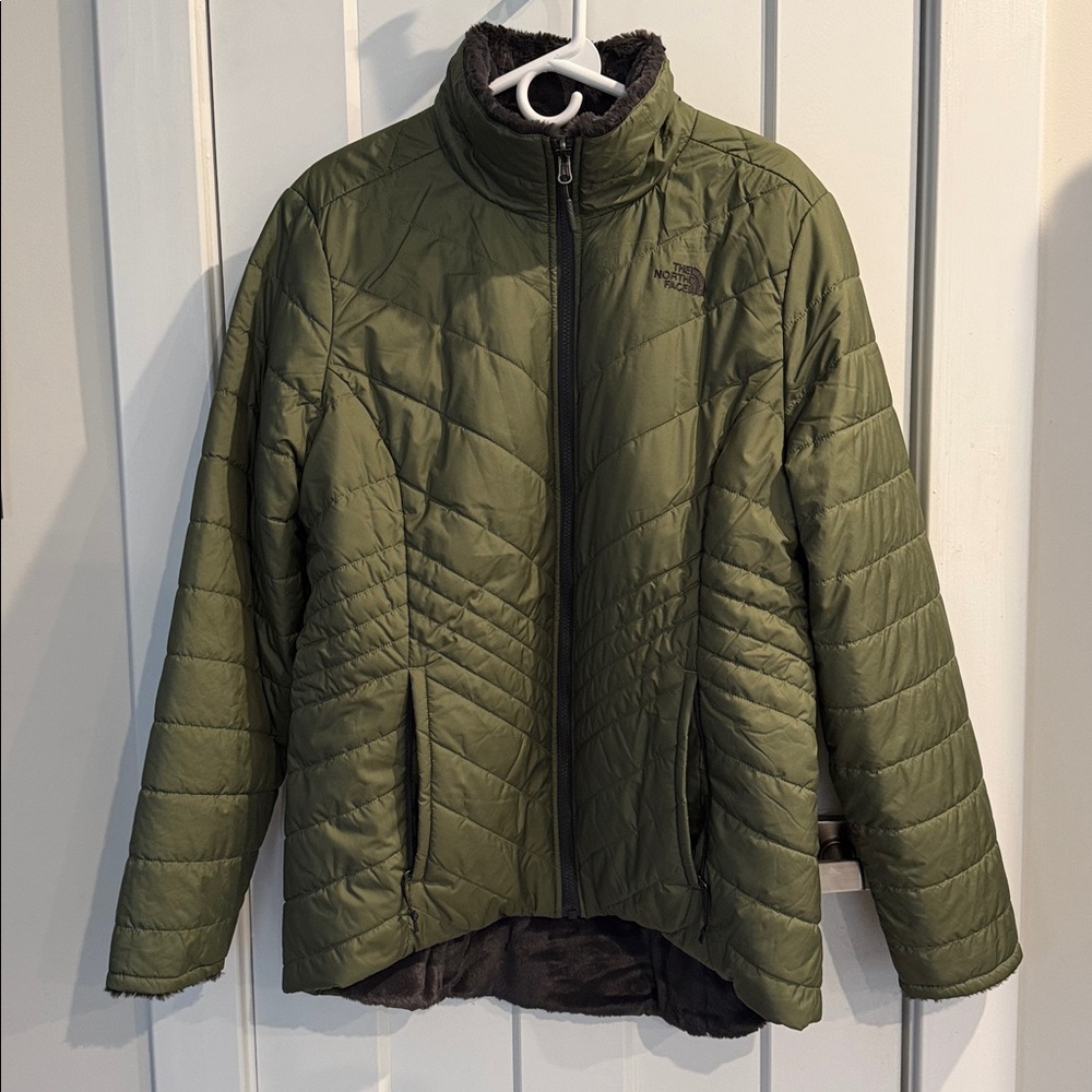 The North Face Mossbud Swirl Reversible Insulated Jacket

Size XL

Like New